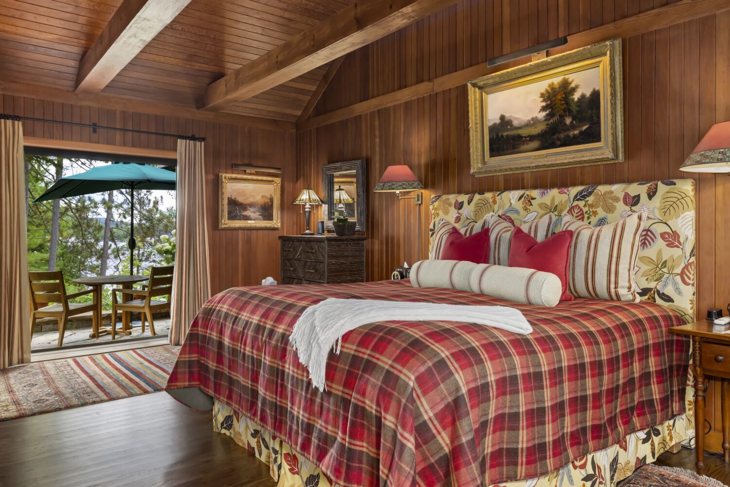 Saranac Guest Room at The Point Resort