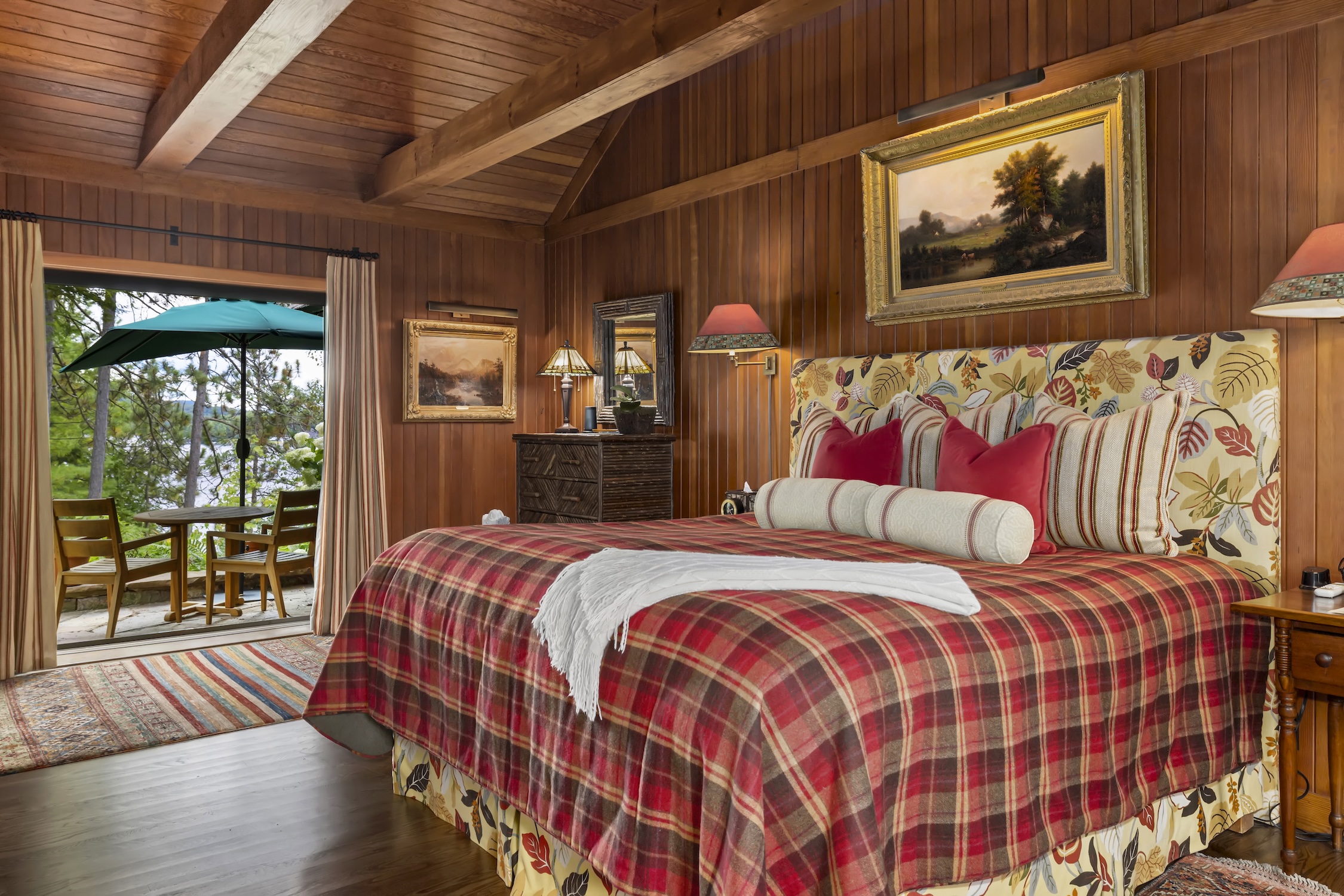 Saranac Guest Room at The Point Resort