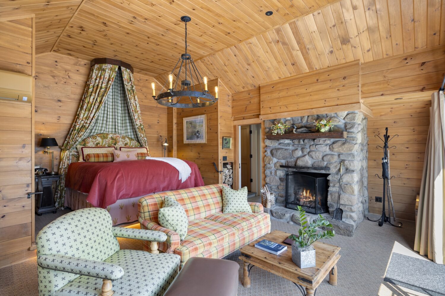 Lookout Guest Room at The Point Resort