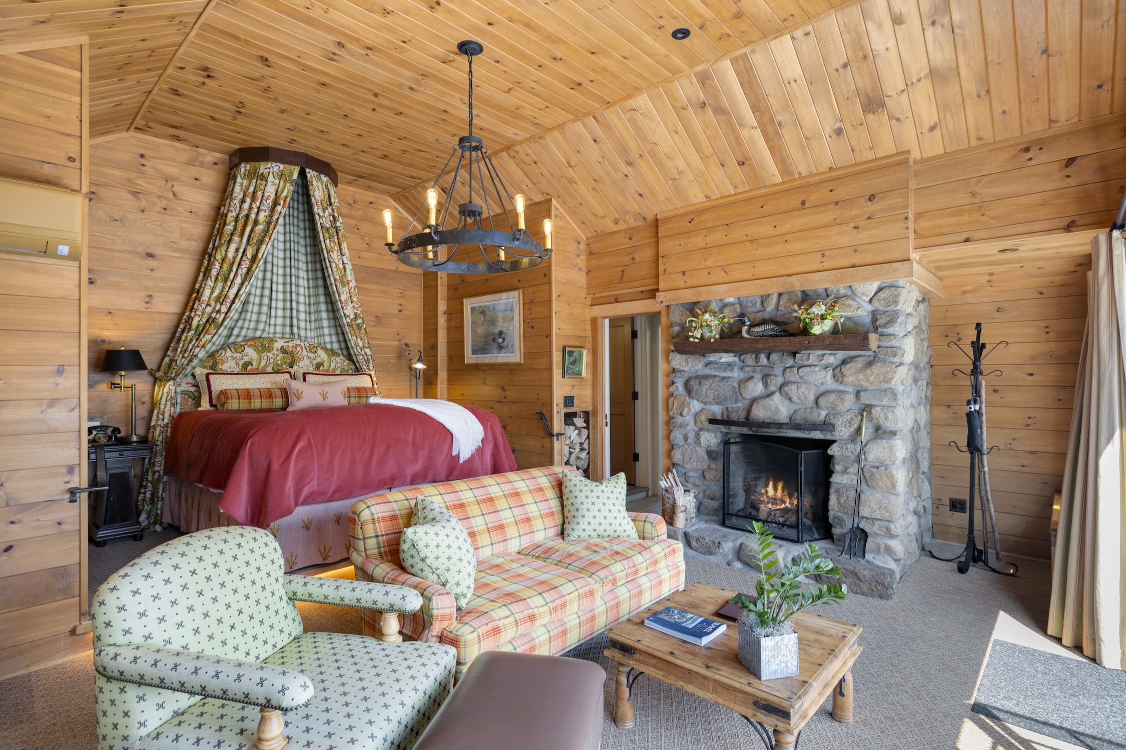 Lookout Guest Room at The Point Resort